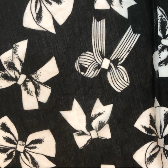 Woman’s sheer black top with white bows all over Peter Pan collar size large - Picture 8 of 13